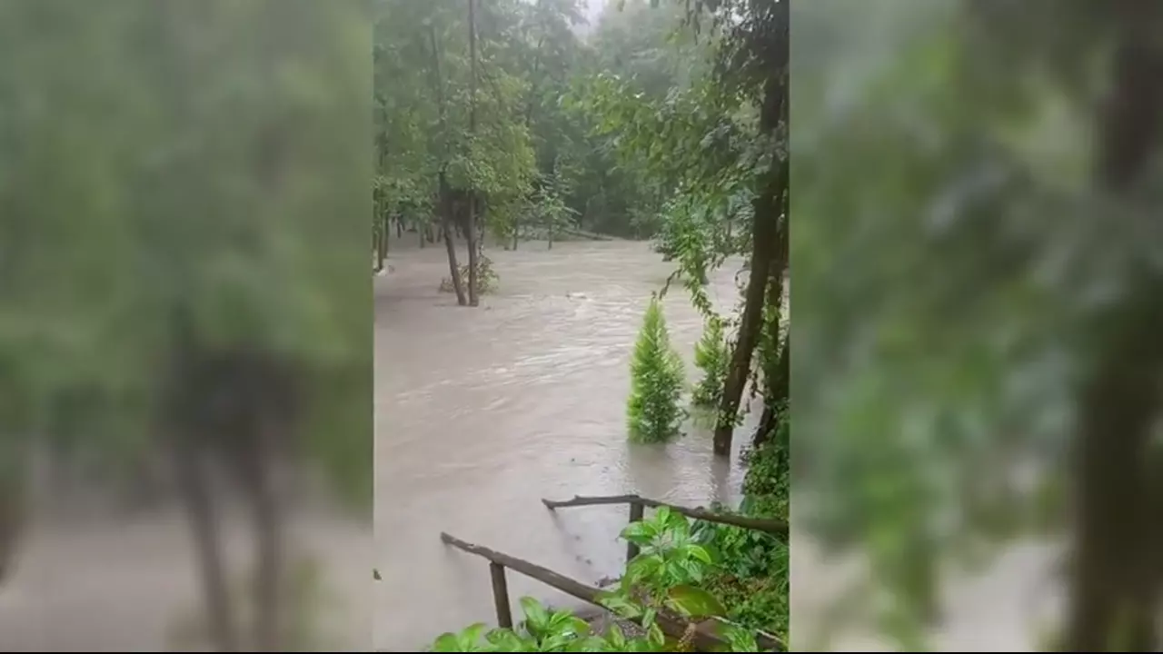 Sapanca'da Sağanak Hayatı Olumsuz Etkiledi (4)