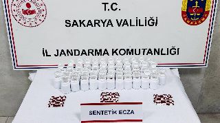 SAPANCA'DA UYUŞTURUCU OPERASYONU! 2 BİN 700 SENTETİK HAP ELE GEÇİRİLDİ