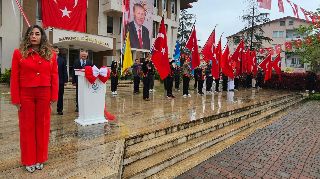 SAPANCA'DA 23 NİSAN DÜZENLENEN TÖRENLE KUTLANDI