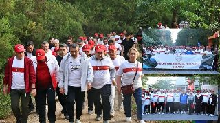 BAKAN TEKİN SAPANCA'DA ÖĞRETMENLERLE ORMANDA YÜRÜYÜŞE KATILDI